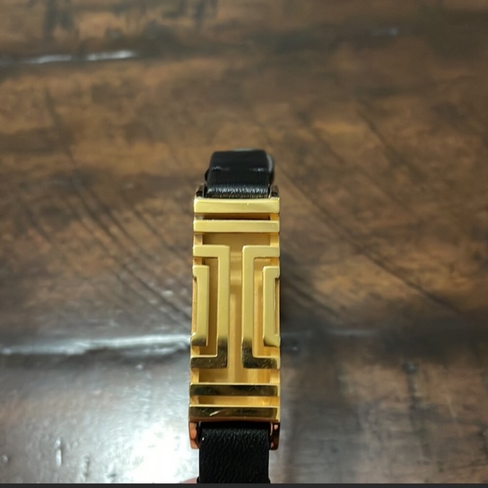 Cute Tory Burch Leather and Gold Bracelet. Like New Condition.👌